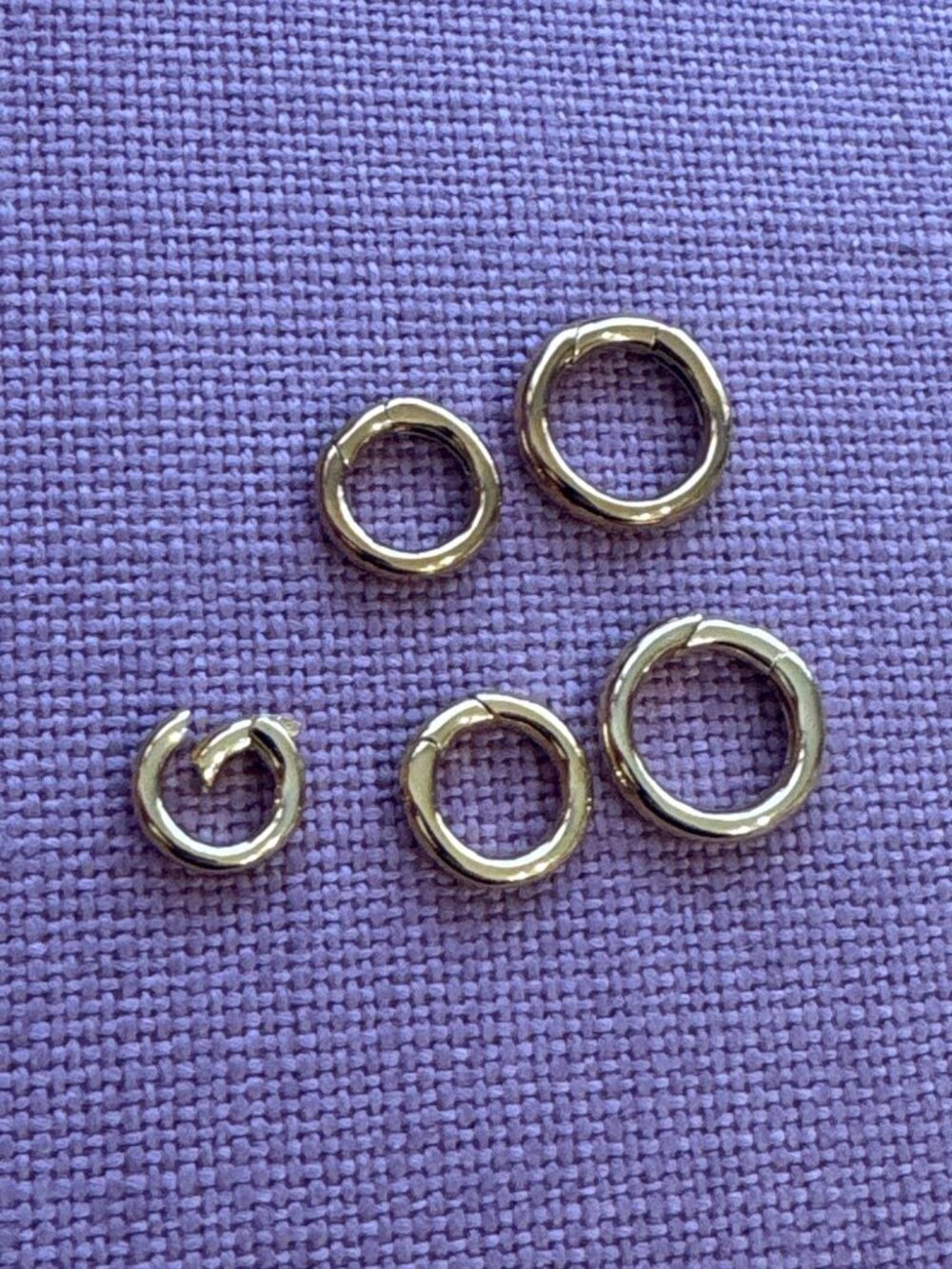 Tuckernuck Jewelry Multi Charm Clip Pack in Gold One Size Womens For Pendants - Picture 3 of 4